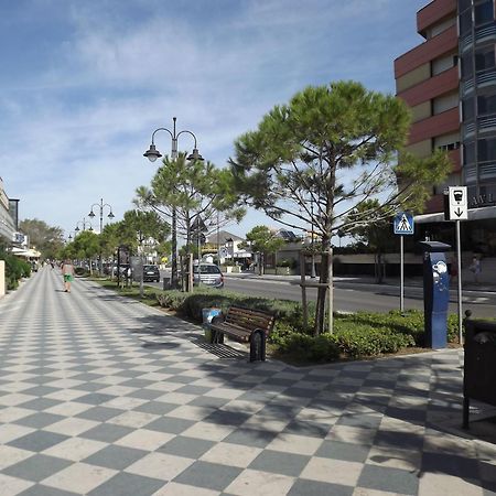 Hotel Atmosfere Beach Cesena Bagian luar foto